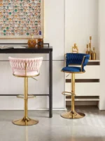 كرسي بار مرتفع بتصميم مريح